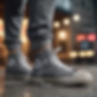 Styling Converse All Star Gray Person styling Converse All Star Gray with fashionable outfit